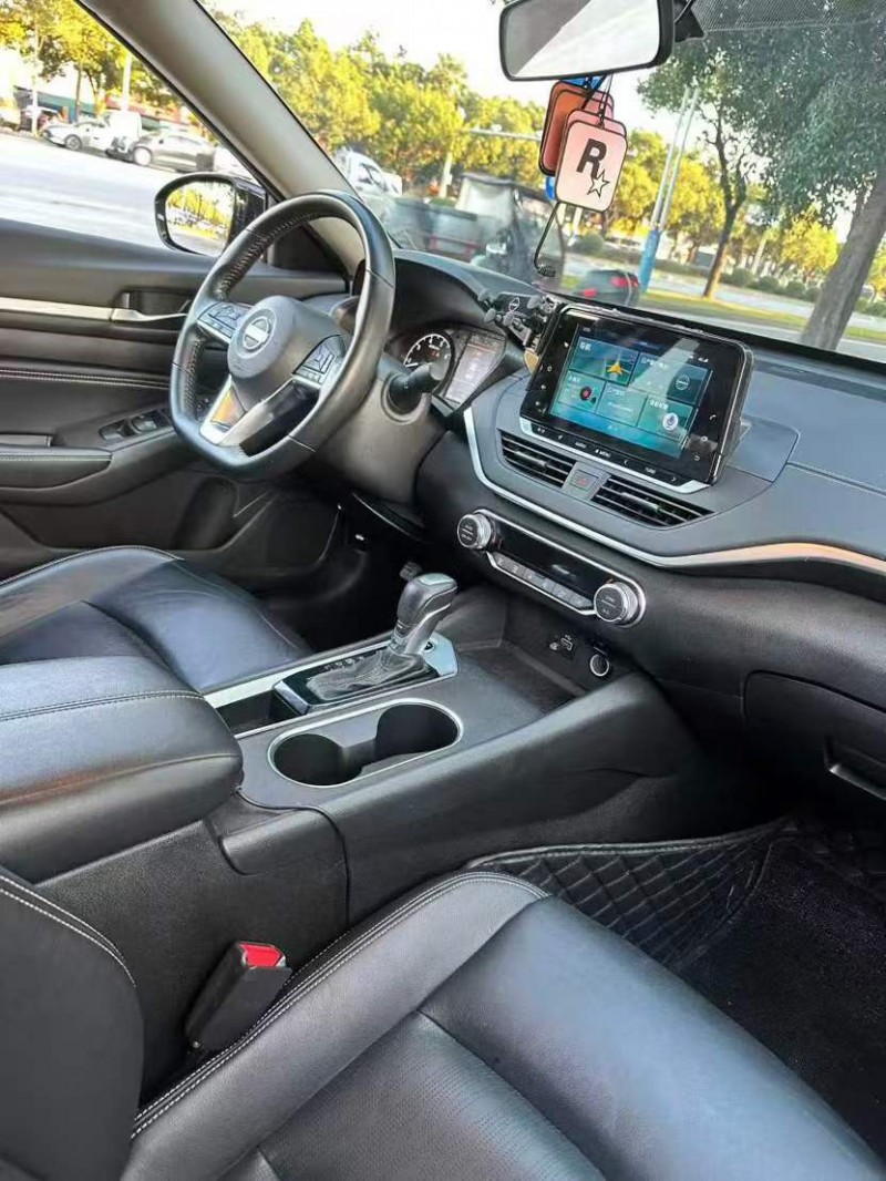 桂林19年日产天籁5