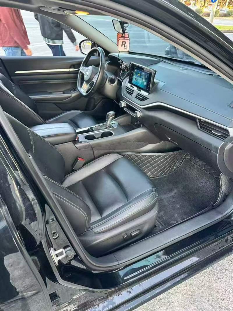 桂林19年日产天籁6