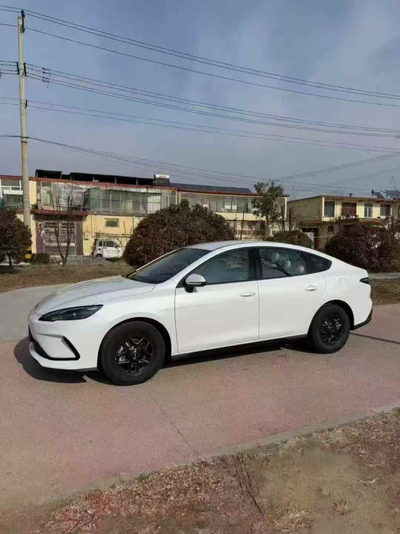 泰安25年比亚迪海豹3