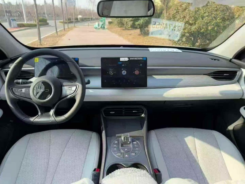 泰安25年比亚迪海豹5