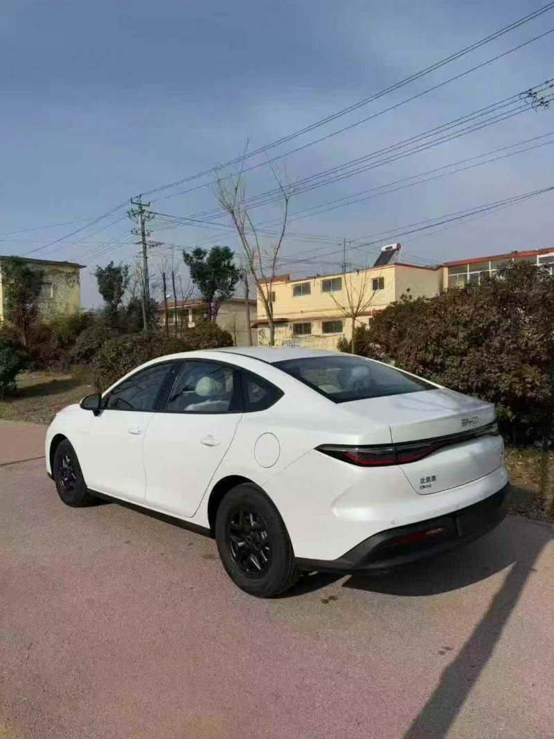 泰安25年比亚迪海豹7