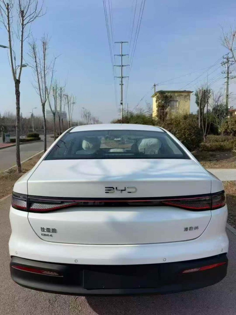 泰安25年比亚迪海豹9