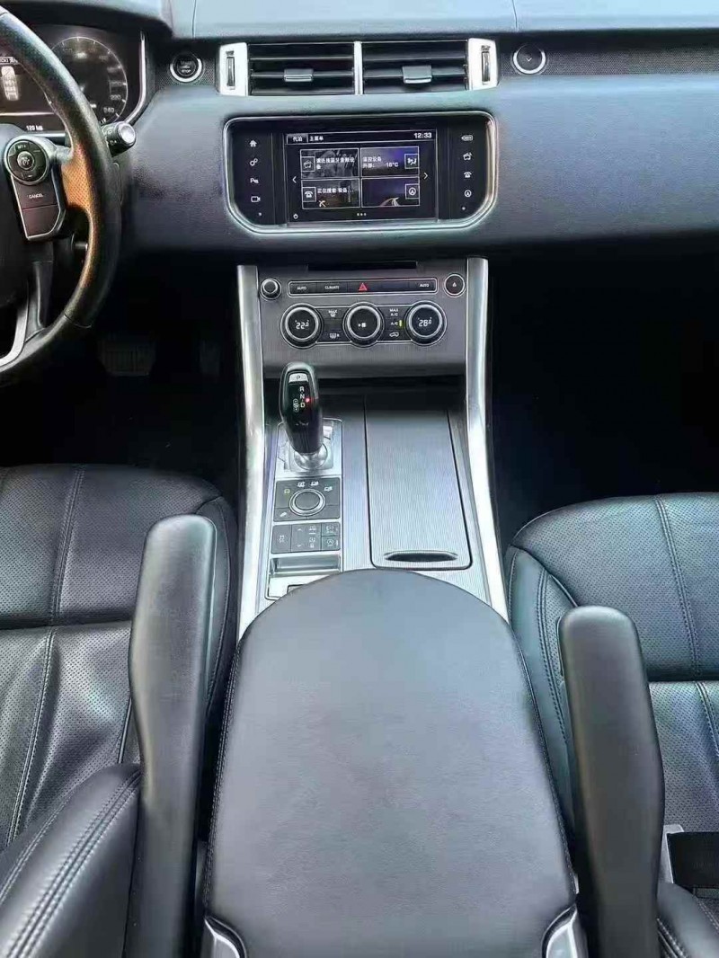 济宁17年路虎揽胜运动4