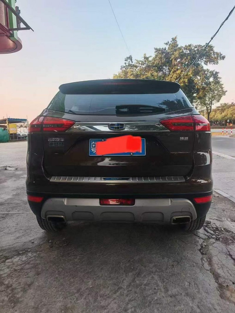 桂林18年吉利博越9