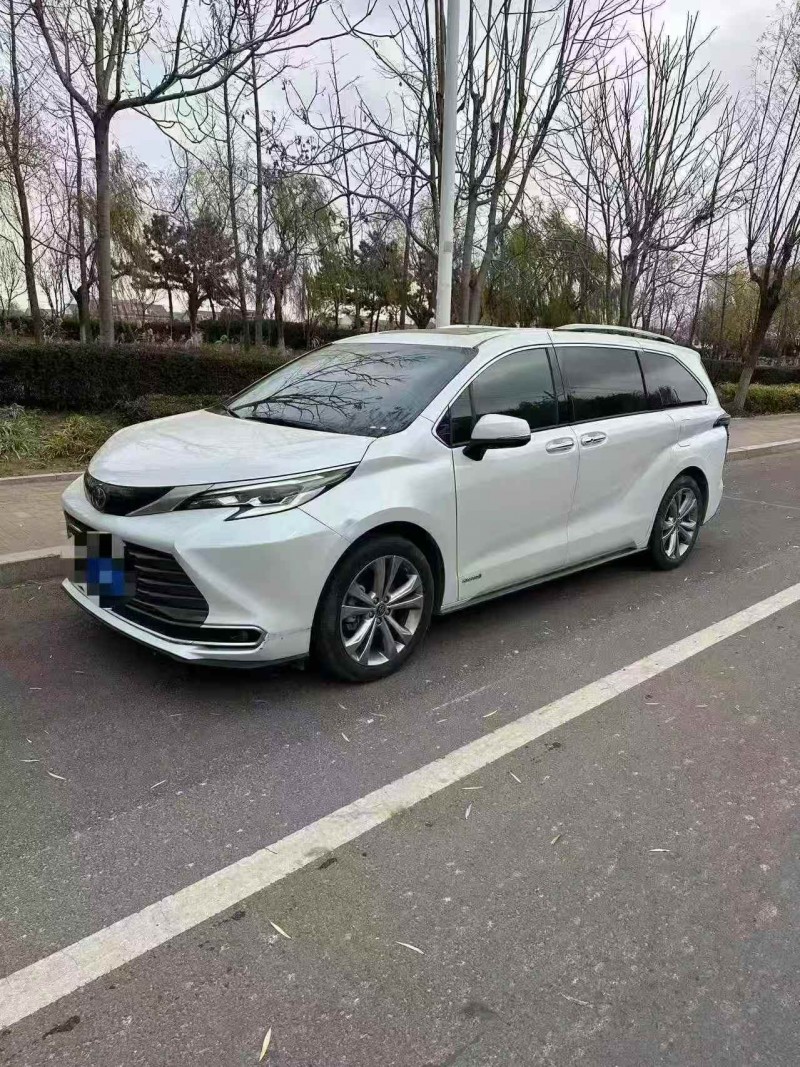 济宁24年丰田塞纳2