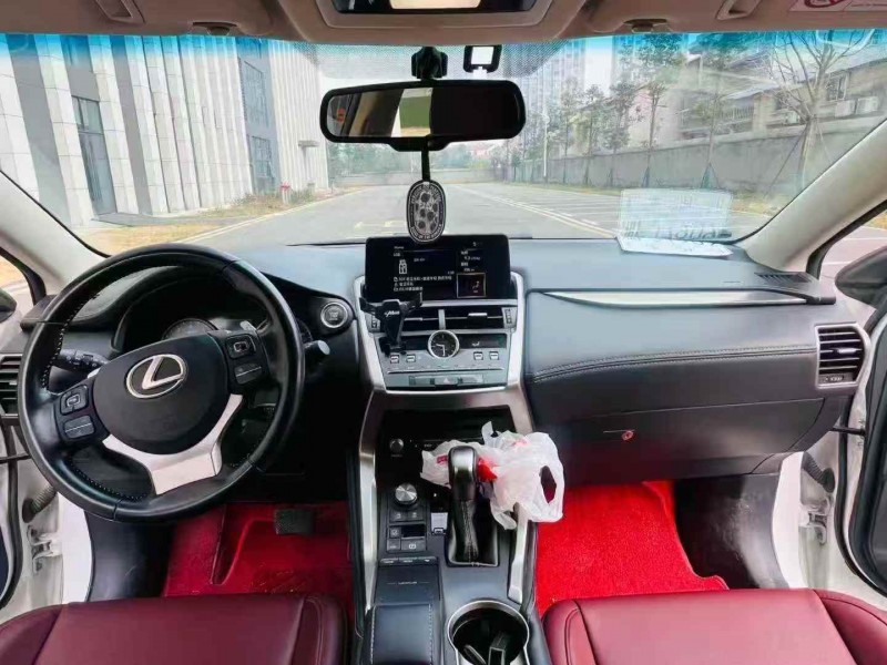 东营19年雷克萨斯NX2