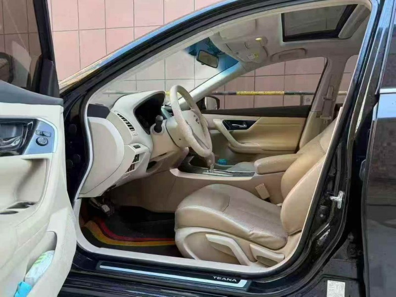 济宁18年日产天籁6