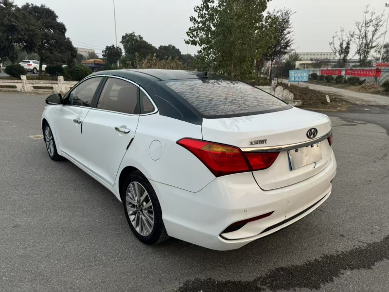 盐城19年现代名图5