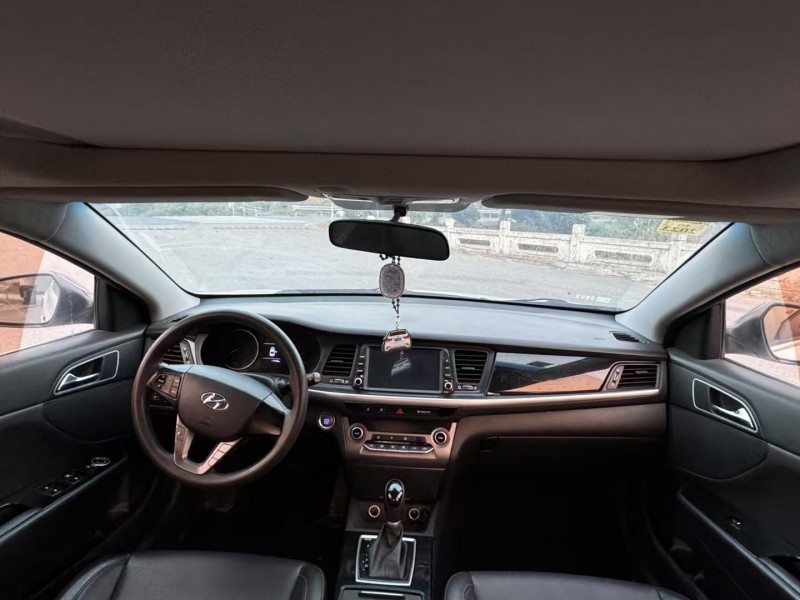 盐城19年现代名图9