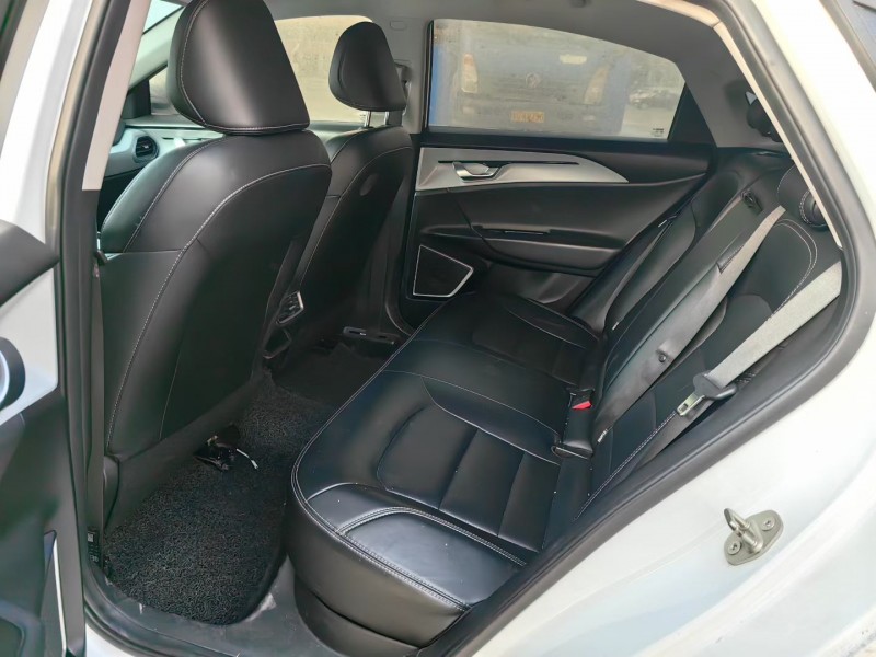 青岛23年吉利几何8