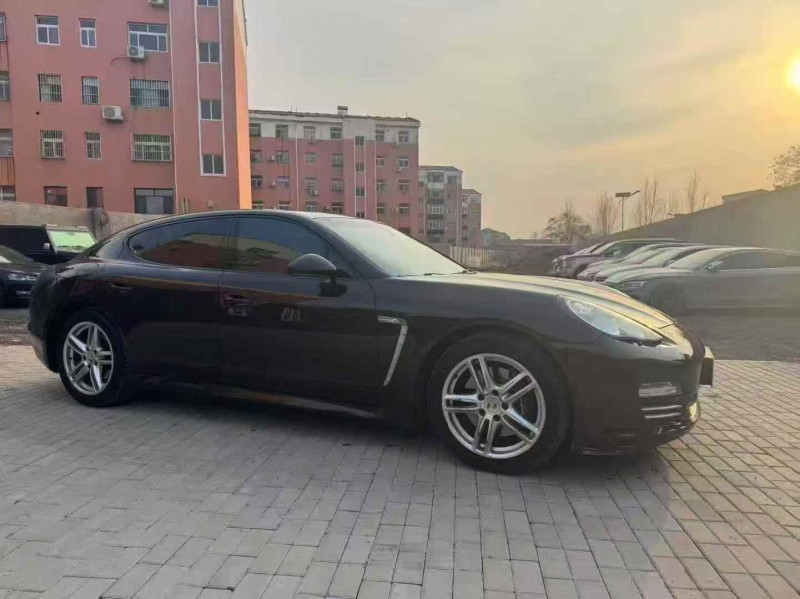 秦皇岛13年保时捷帕拉梅拉2