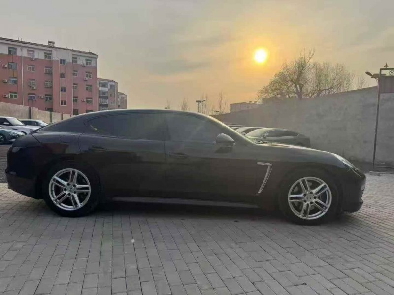 秦皇岛13年保时捷帕拉梅拉8