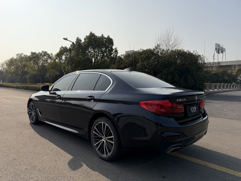 苏州20年宝马5系8