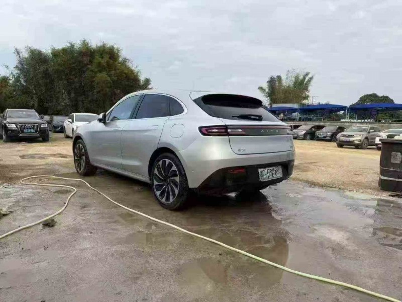 珠海22年华为智选问界7