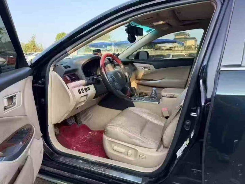 汕头13年丰田皇冠5