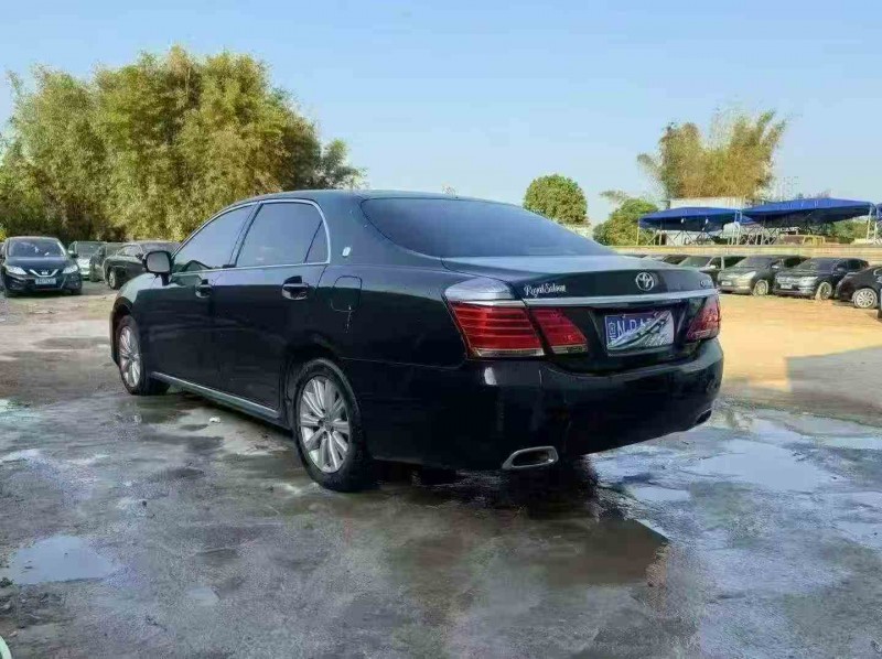 汕头13年丰田皇冠7