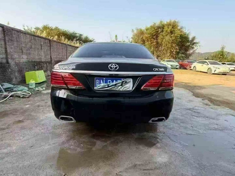 汕头13年丰田皇冠9