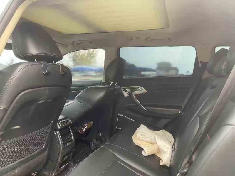 韶关20年吉利博越5