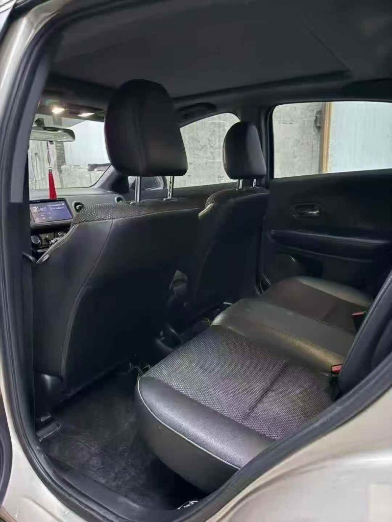 承德19年本田XRV4