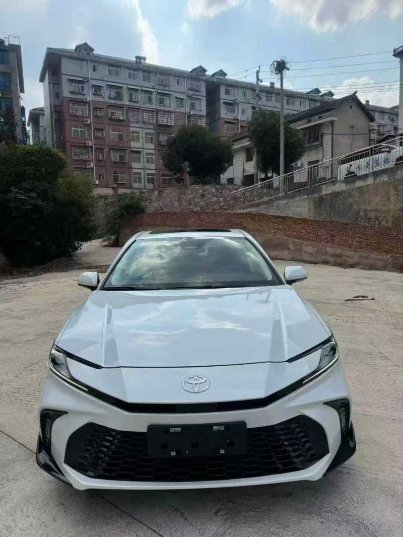 娄底25年丰田凯美瑞1