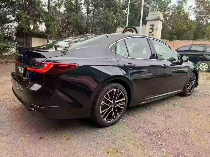 佛山25年丰田凯美瑞8