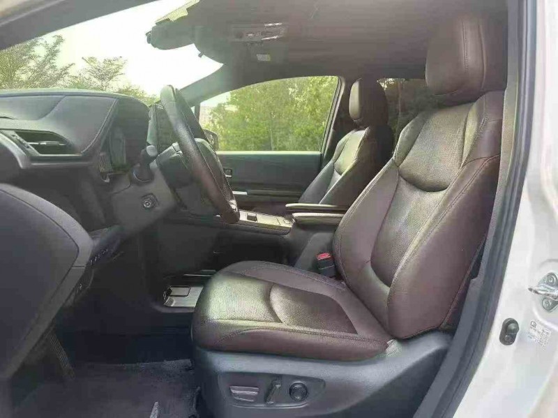 枣庄23年丰田塞纳4