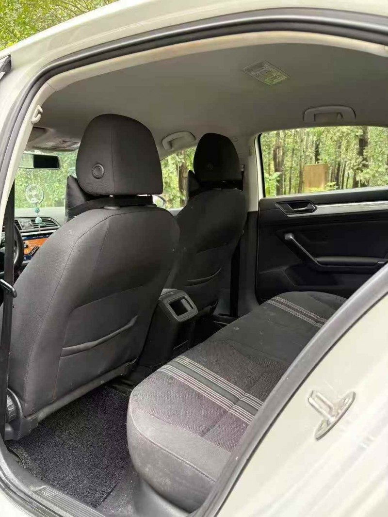 新余18年大众凌渡6