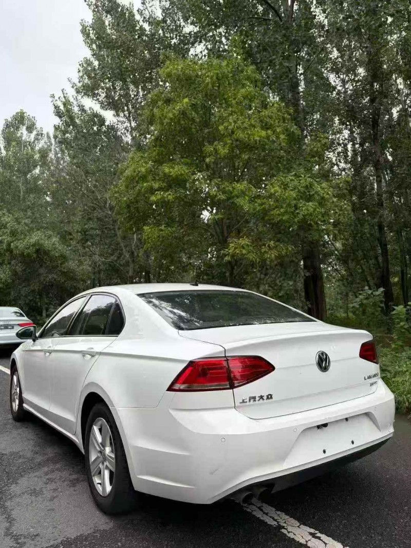 新余18年大众凌渡8