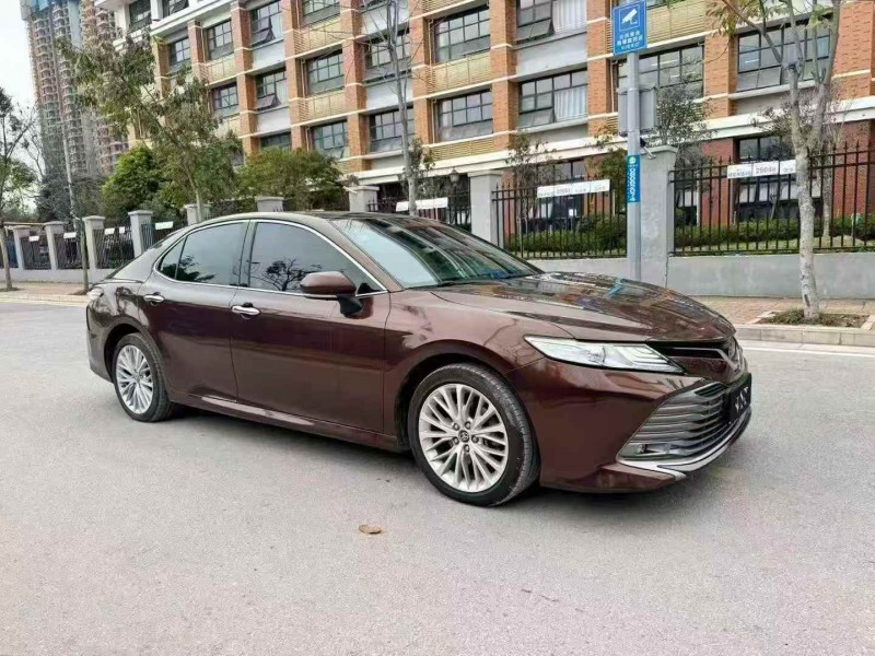 梧州18年丰田凯美瑞3