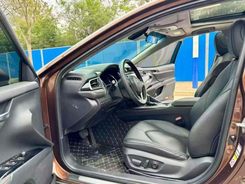 梧州18年丰田凯美瑞4