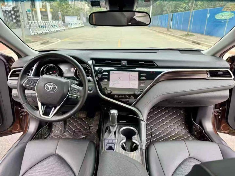 梧州18年丰田凯美瑞5