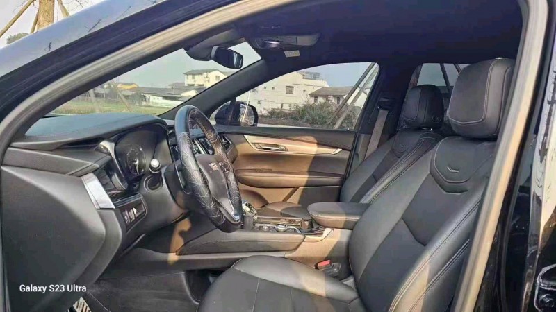 济宁20年凯迪拉克XT65