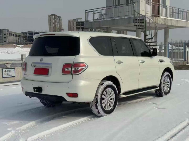 济宁18年日产途乐7