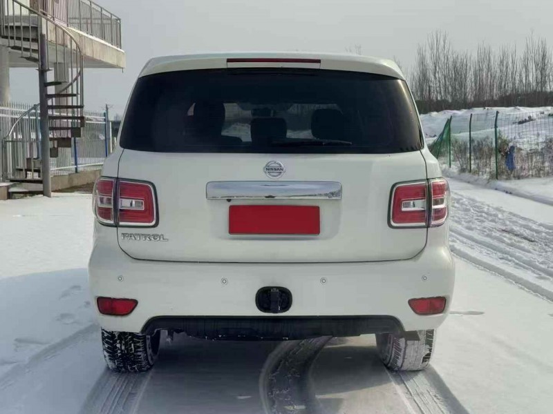 济宁18年日产途乐9