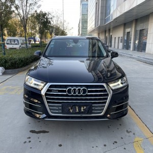 济宁16年奥迪Q7