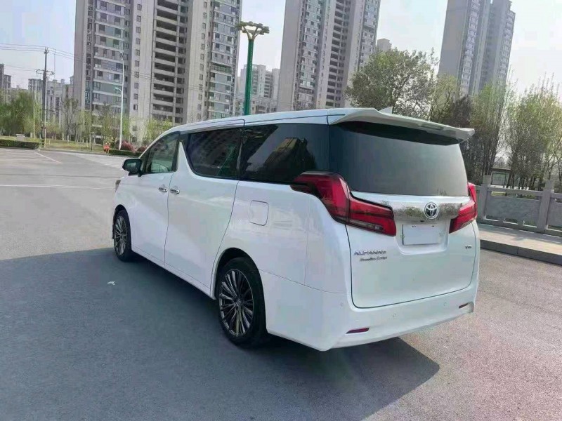 徐州17年丰田埃尔法6