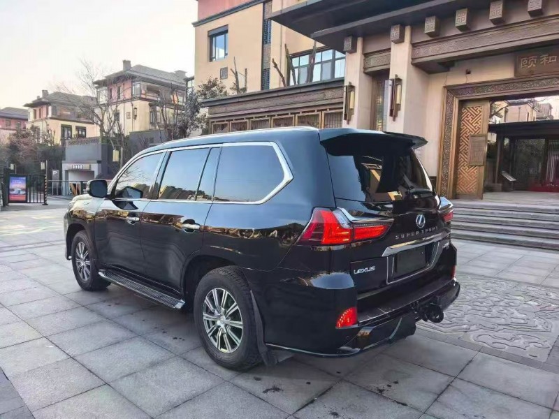 济南12年雷克萨斯LX5