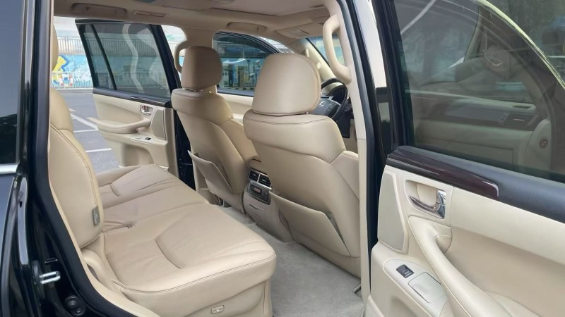 东莞14年雷克萨斯LX8