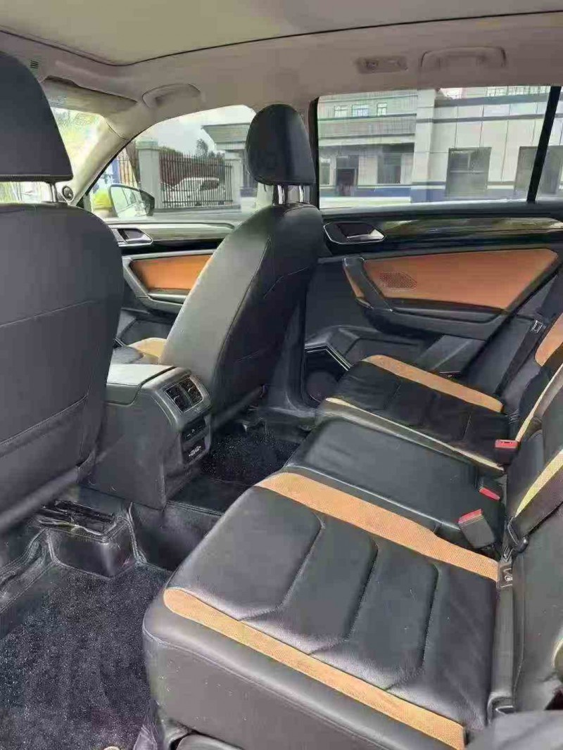 贵港19年大众探岳6