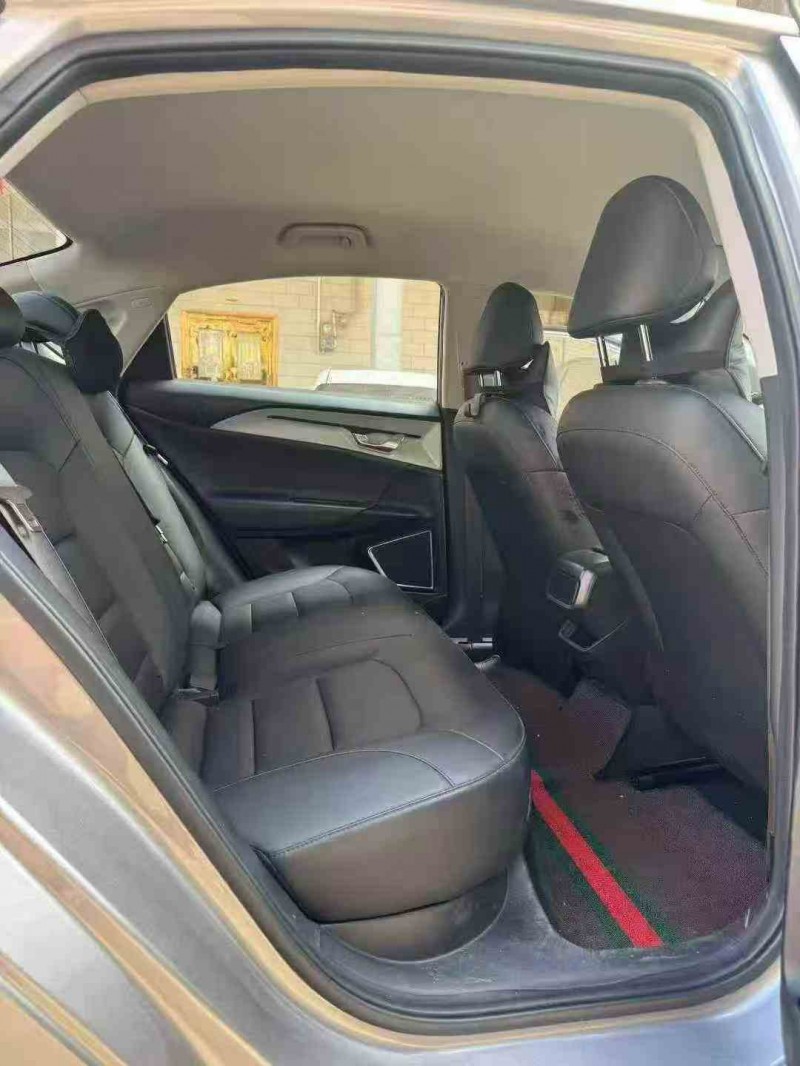 柳州24年吉利几何7