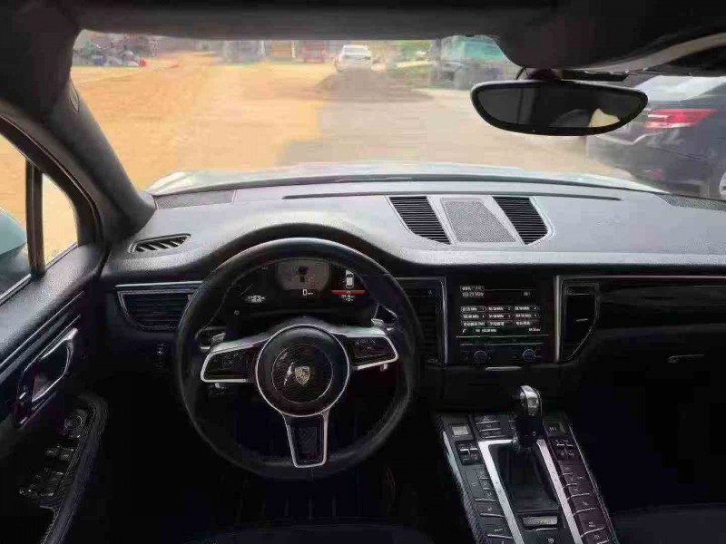 钦州14年保时捷Macan5