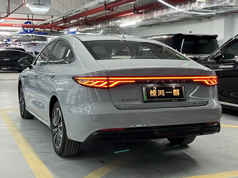 深圳25年奇瑞风云8