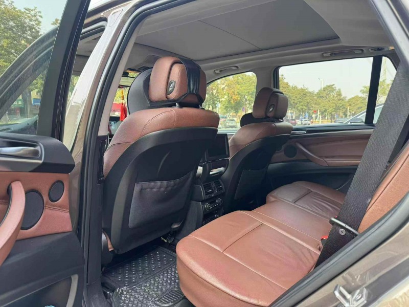 广州11年宝马X58