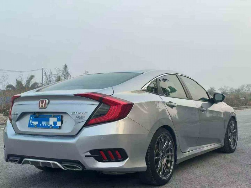 贵港18年本田思域7