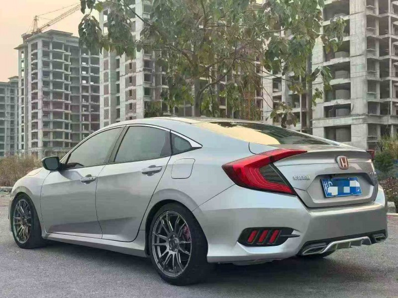 贵港18年本田思域8