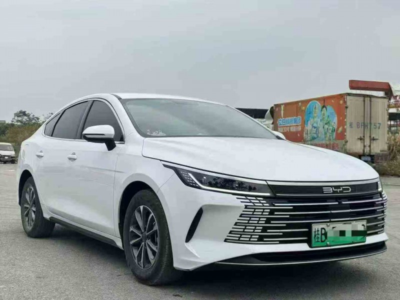 贵港24年比亚迪驱逐舰3