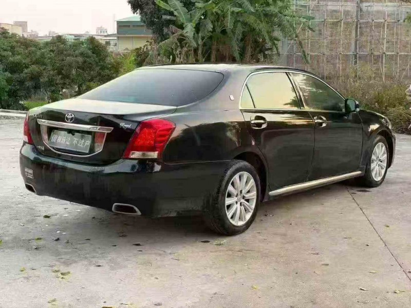 湛江12年丰田皇冠7