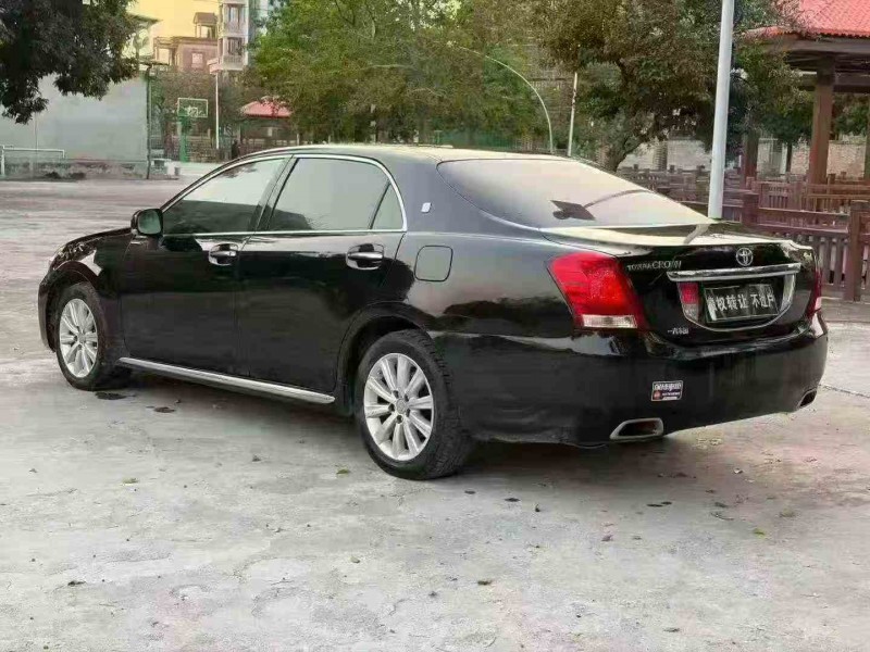 湛江12年丰田皇冠8