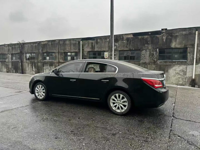 南昌14年别克君越8