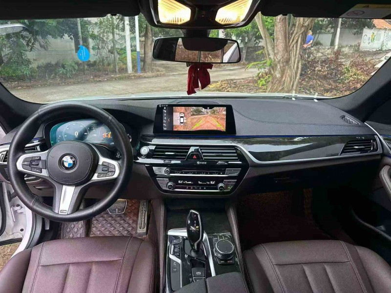 玉林19年宝马5系4